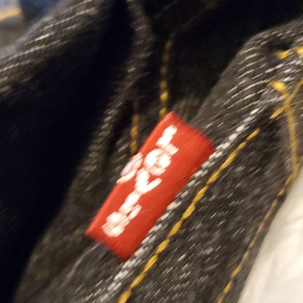 Levi's - Picture 2 of 2